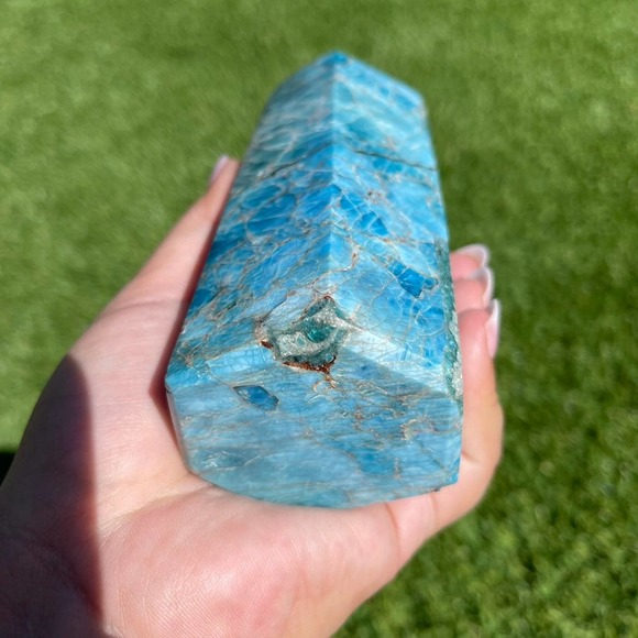 Blue Apatite Tower - Picture 8 of 12